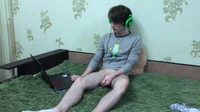 Boy (First Time) Watching Porno . Daddy at Home / HARD ORGASM / CUTE - boyfriendtv.com