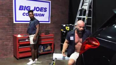 Mechanic interracial gay bareback fuck in the shop - nvdvid.com