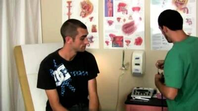 Chubby doctor gay Dr. Geo called in his next patient and - drtuber.com