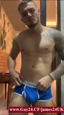 A beautiful Brit shows off his dick and body - boyfriendtv.com - Britain