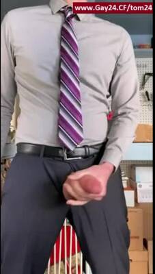 A 24-year-old gay man with a HUGE dick likes to cum both at work and at home - boyfriendtv.com