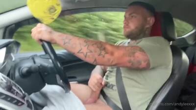 Muscle masturbatin in car - boyfriendtv.com