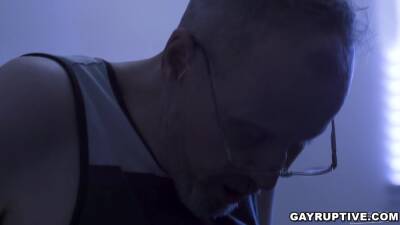 Ricky Larkin - Hot neighbor fucks with this new gay neighbor - boyfriendtv.com