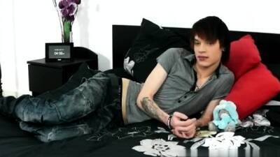 Free emo boy teens gay first time Hot emo lad Lewis Romeo - drtuber.com