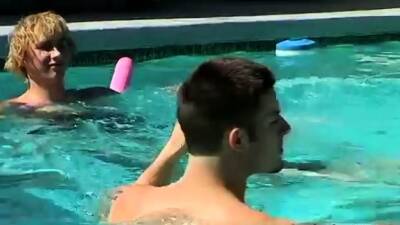 Twink gay video with buff smoker Mike Roberts and dangled bl - icpvid.com