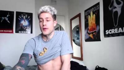 Straight amateur hunk surrenders to a gay touch - drtuber.com