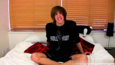 Huge emo gay teen This cute alternative emo dude has some - drtuber.com