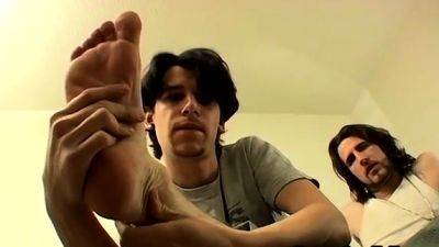 Teen gay boys smelly feet The fellows are quickly playing - drtuber.com